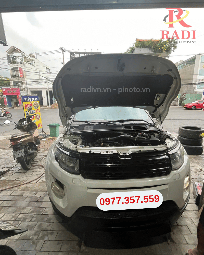 thay bình ắc quy Range Rover Evoque chính hãng